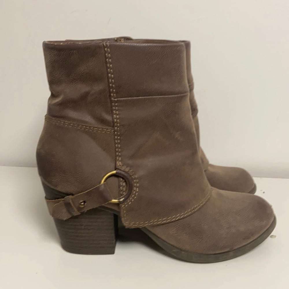 Size 8 brown boot with 2.5 inch heal